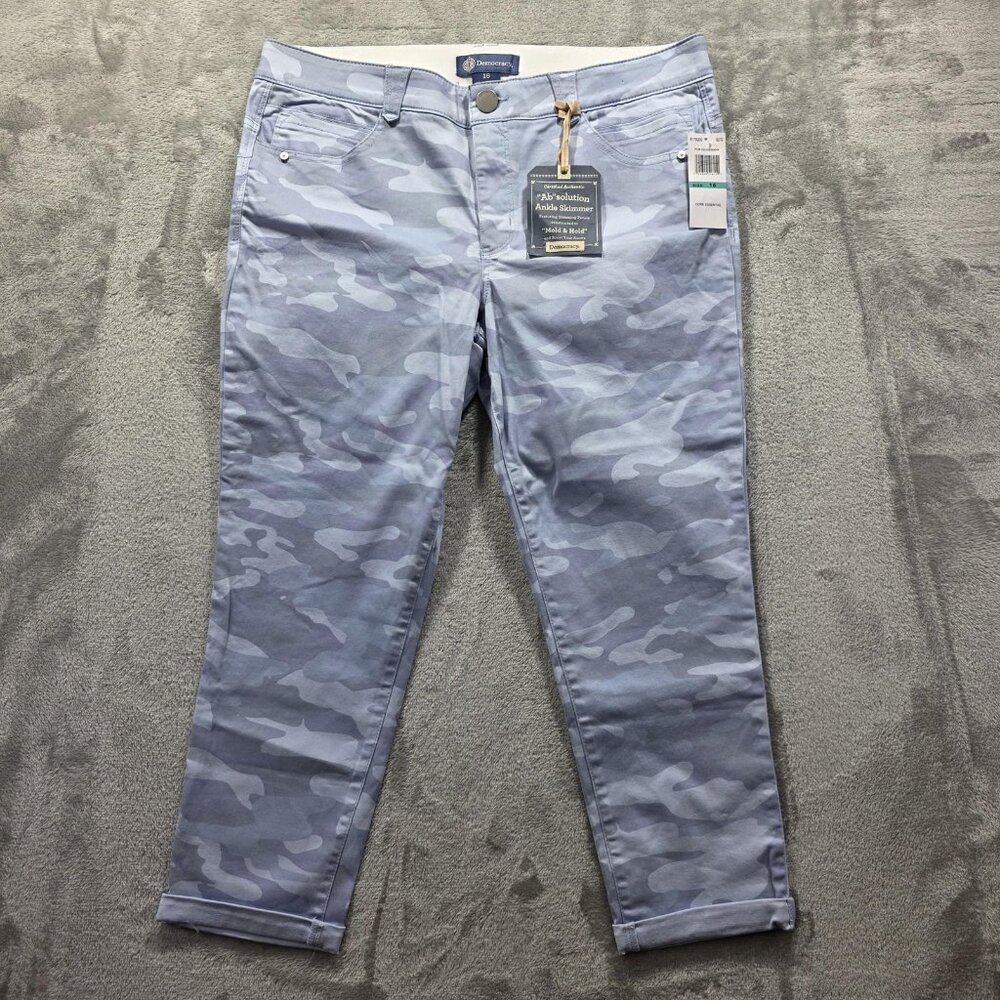 Democracy Light Gray Camouflage Cropped Pants